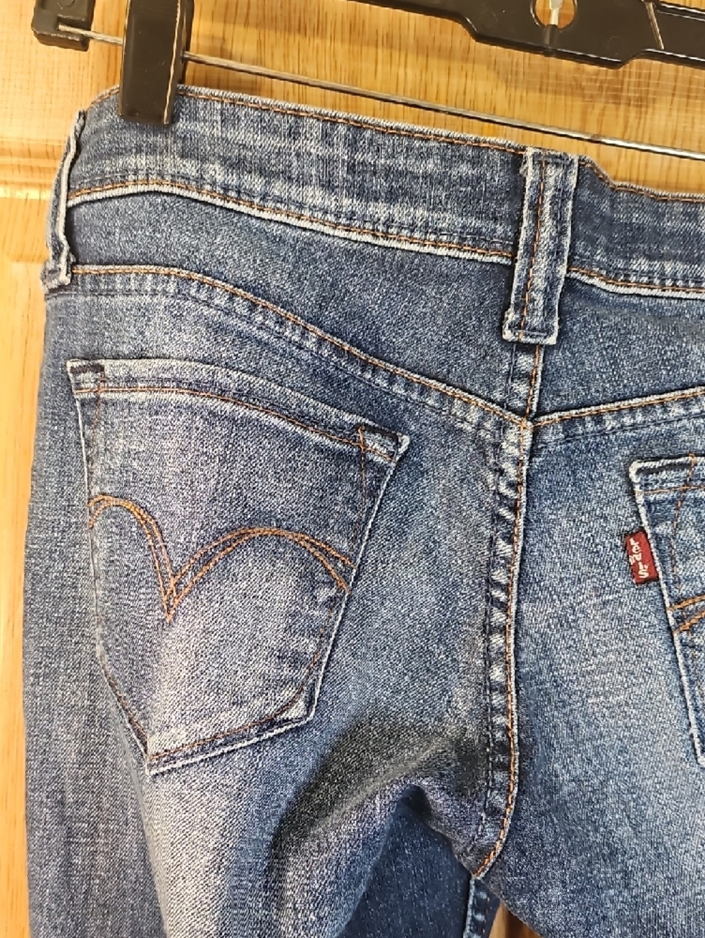 Levi's Women's Dark Blue Skinny Jeans with Faded Whiskering - Picture 12 of 13